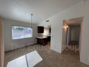 1195 Santa Cruz Ave in Tulare, CA - Building Photo - Building Photo