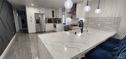 815 W Francis St in Corona, CA - Building Photo - Building Photo
