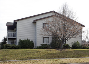 1600 Namekagon Ave in Hudson, WI - Building Photo - Building Photo