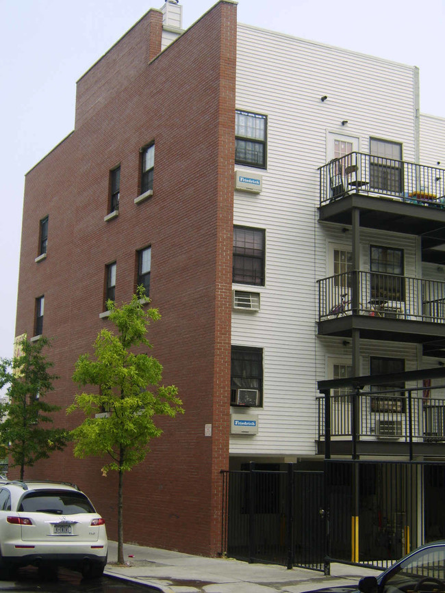 1989 Southern Blvd in Bronx, NY - Foto de edificio - Building Photo