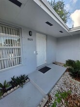 18655 SW 100th Ave in Cutler Bay, FL - Building Photo - Building Photo