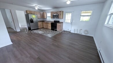 622 Edgewood Ave in Hendersonville, NC - Building Photo - Building Photo