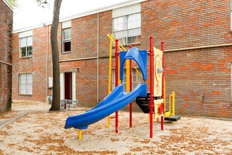 Meadowcreek Apartments in Houston, TX - Building Photo - Building Photo