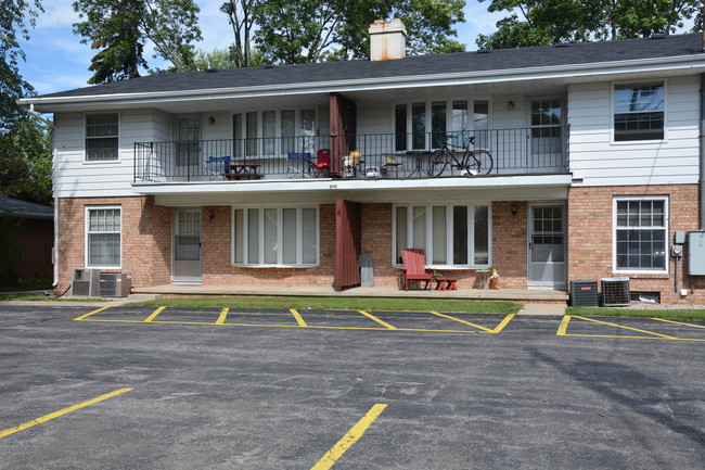 Fox Valley Apartments in Appleton, WI - Foto de edificio - Building Photo