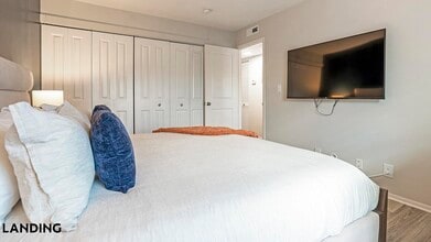 612 Bass Ct, Unit 616-2-C in Dunedin, FL - Foto de edificio - Building Photo