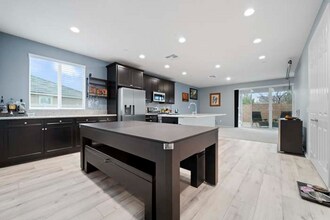 44060 Buckeye Ct in Lancaster, CA - Foto de edificio - Building Photo