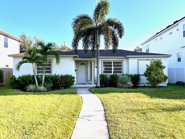 525 39th Ave NE in St. Petersburg, FL - Building Photo