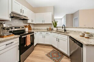 Ashbury Square Apartments in Mebane, NC - Building Photo