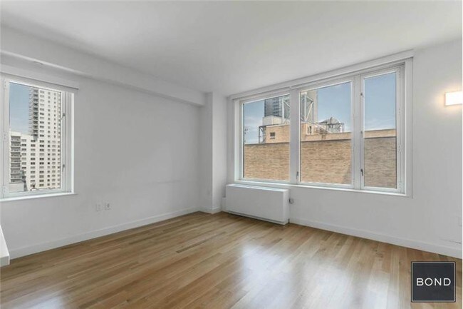 501 E 74th St-Unit -#9F in New York, NY - Building Photo - Building Photo