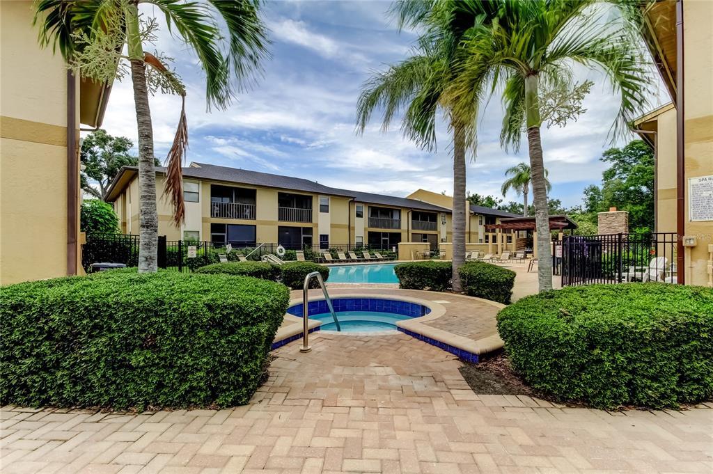 12261 Sailwinds Dr in Largo, FL - Building Photo