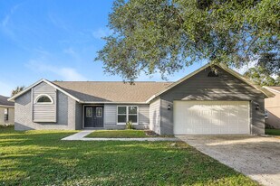 4140 Spring Way Cir in Valrico, FL - Building Photo