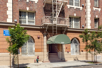 Lee Manor Apartments in Los Angeles, CA - Building Photo - Building Photo