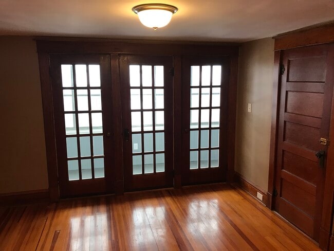 12 Hazelwood Ter, Unit 2 in Pittsfield, MA - Foto de edificio - Building Photo