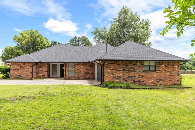 57 Serenada Ln in Shawnee, OK - Building Photo - Building Photo