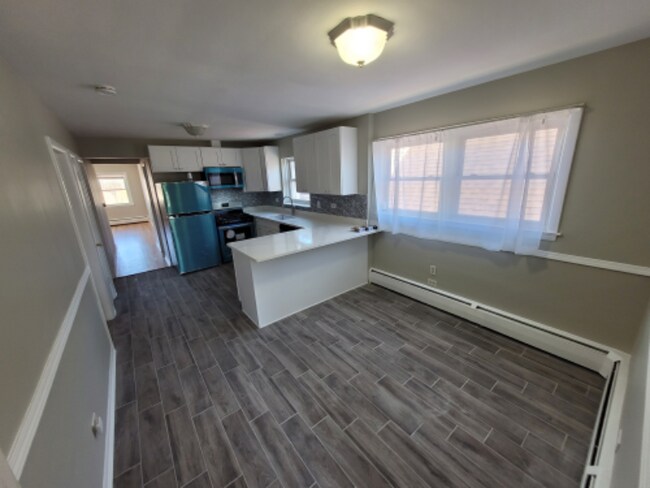 6241 W Montrose Ave in Chicago, IL - Building Photo - Building Photo