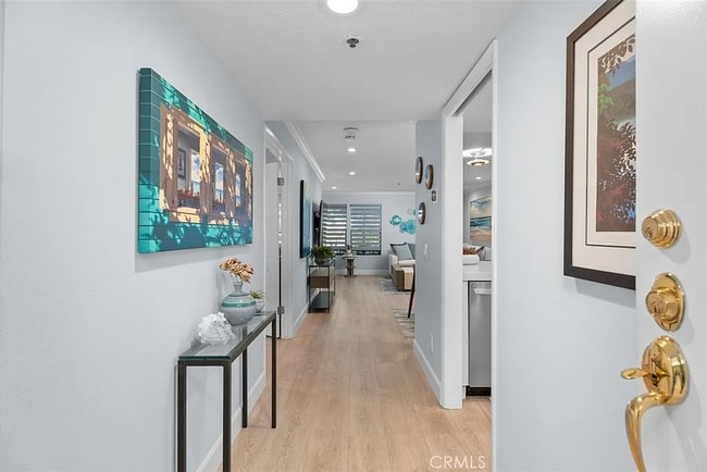 260 Cagney Ln in Newport Beach, CA - Building Photo - Building Photo