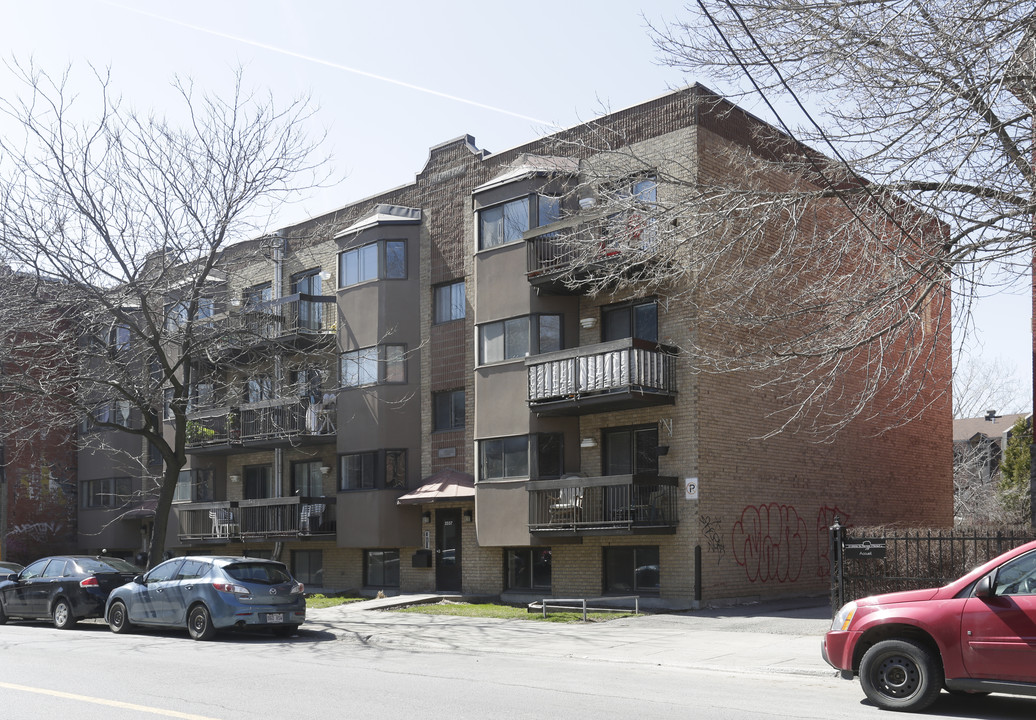 2337 du Centre Rue in Montréal, QC - Building Photo