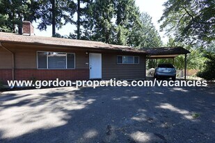 10812 SE Green Vista Dr in Portland, OR - Building Photo
