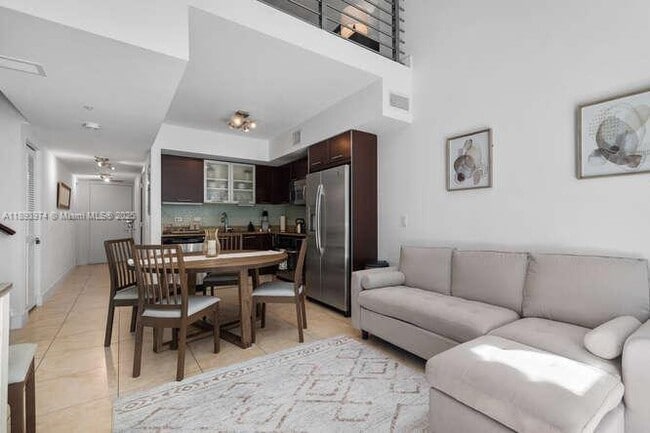 41 SE 5th St, Unit 308 in Miami, FL - Building Photo - Building Photo
