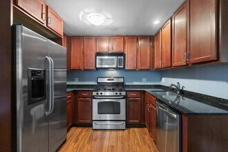 2300 N Commonwealth Ave, Unit 1A in Chicago, IL - Building Photo - Building Photo