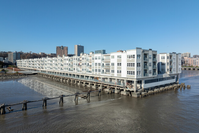 The Promenade in Edgewater, NJ - Building Photo - Building Photo