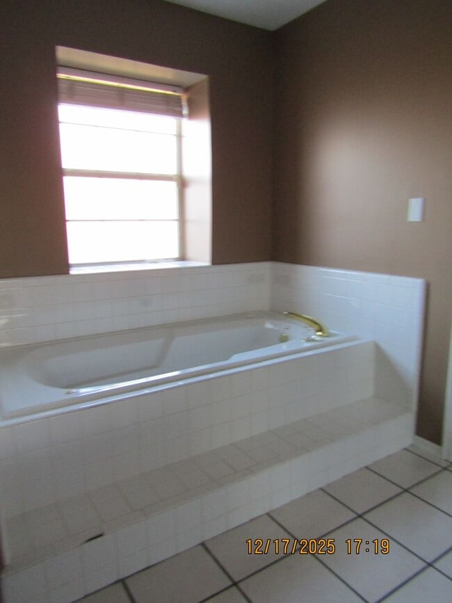 6 Stonebrook Dr in Lawton, OK - Building Photo - Building Photo