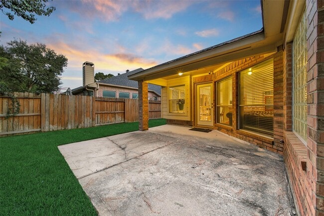 property at 12126 Laguna Pointe Ln