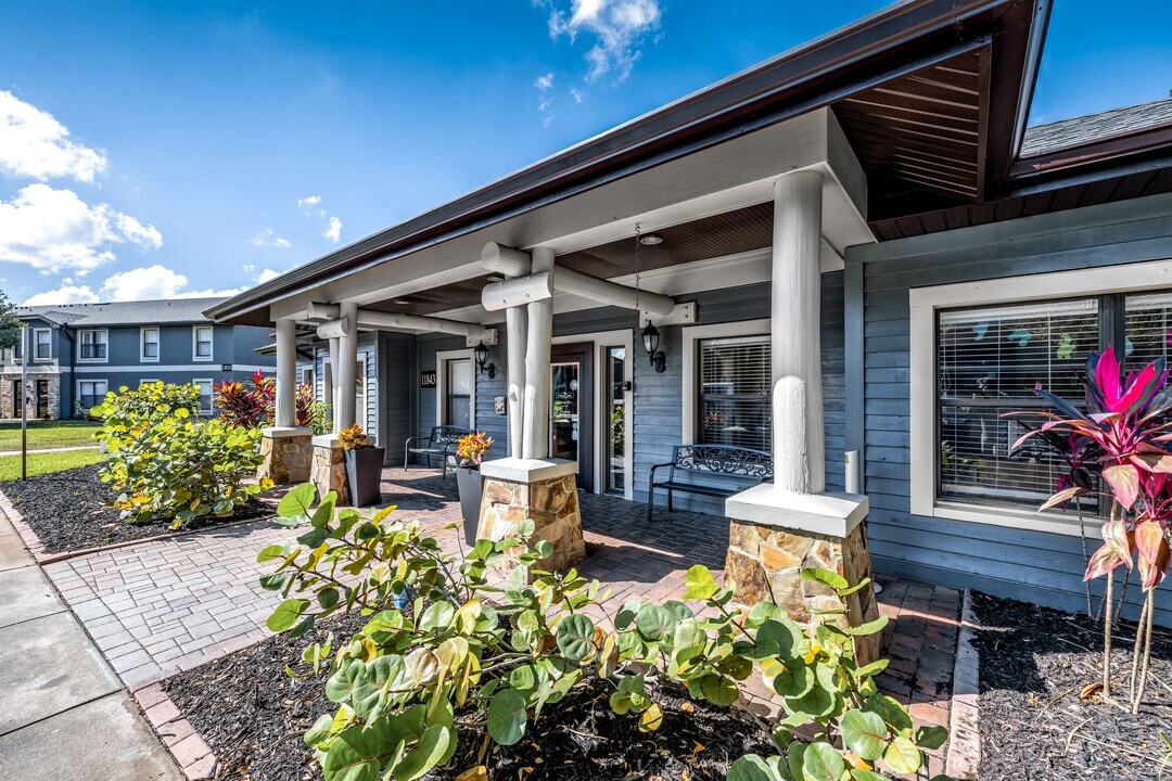 Ashton Oaks in New Port Richey, FL - Building Photo