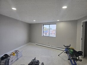 27415 Gratiot Ave in Roseville, MI - Building Photo - Building Photo