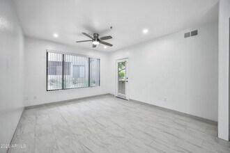 4925 E Desert Cove Ave in Scottsdale, AZ - Building Photo - Building Photo