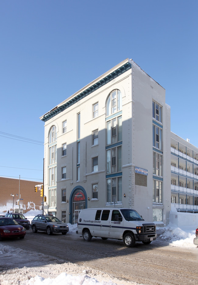 Forbes Avenue Suites in Pittsburgh, PA - Foto de edificio - Building Photo