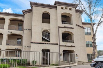 17040 W Farm To Market 1097 in Montgomery, TX - Building Photo - Building Photo