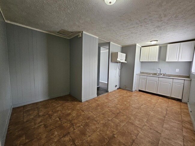 property at 3044 Manor Ct