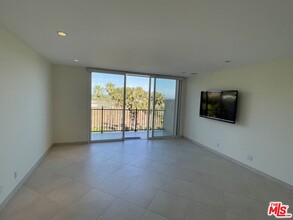 23901 Civic Center Way in Malibu, CA - Building Photo - Building Photo