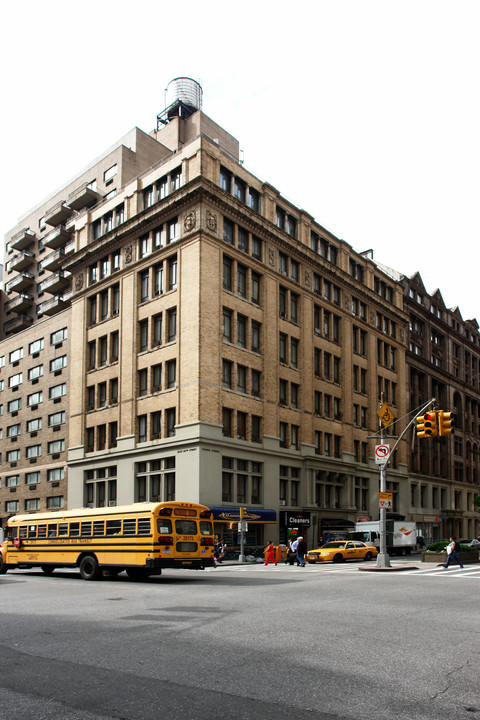 295 Park Avenue South in New York, NY - Building Photo