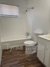 1737 E Jarvis Ave in Hazel Park, MI - Building Photo - Building Photo