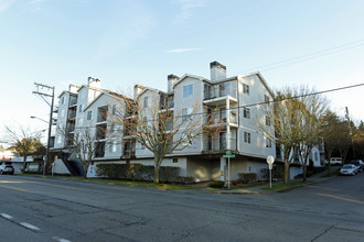 Maison Condominiums in Seattle, WA - Building Photo - Building Photo