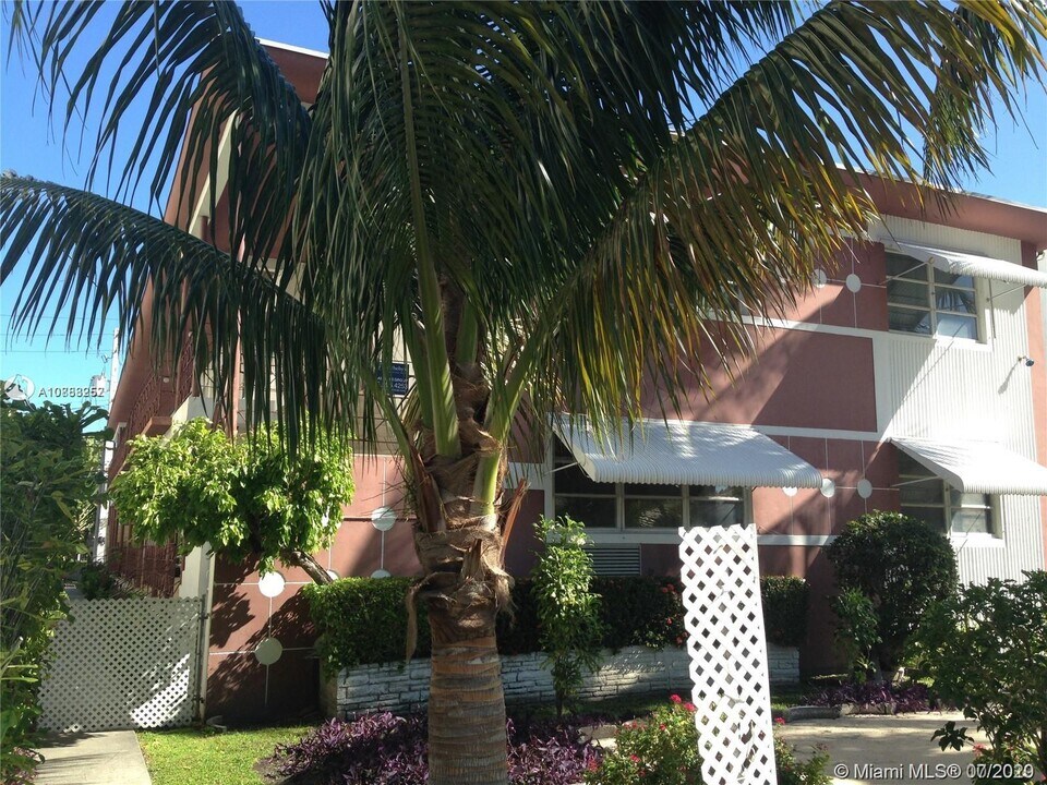 1445 West Ave-Unit -11 in Miami Beach, FL - Building Photo