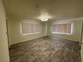 7421 N Maple Ave in Fresno, CA - Building Photo - Building Photo