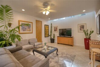 2200 Lincoln Ave in Miami, FL - Building Photo - Building Photo