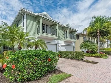 1935 Bridgepointe Cir in Vero Beach, FL - Foto de edificio