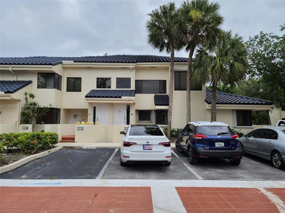 8091 NW 15th Mnr in Plantation, FL - Building Photo