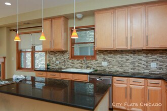 1954 W Diversey Pkwy-Unit -Unit 3W in Chicago, IL - Building Photo - Building Photo
