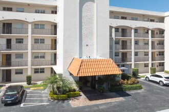 Ports O'Call I, II, III, & IV in North Palm Beach, FL - Building Photo - Building Photo