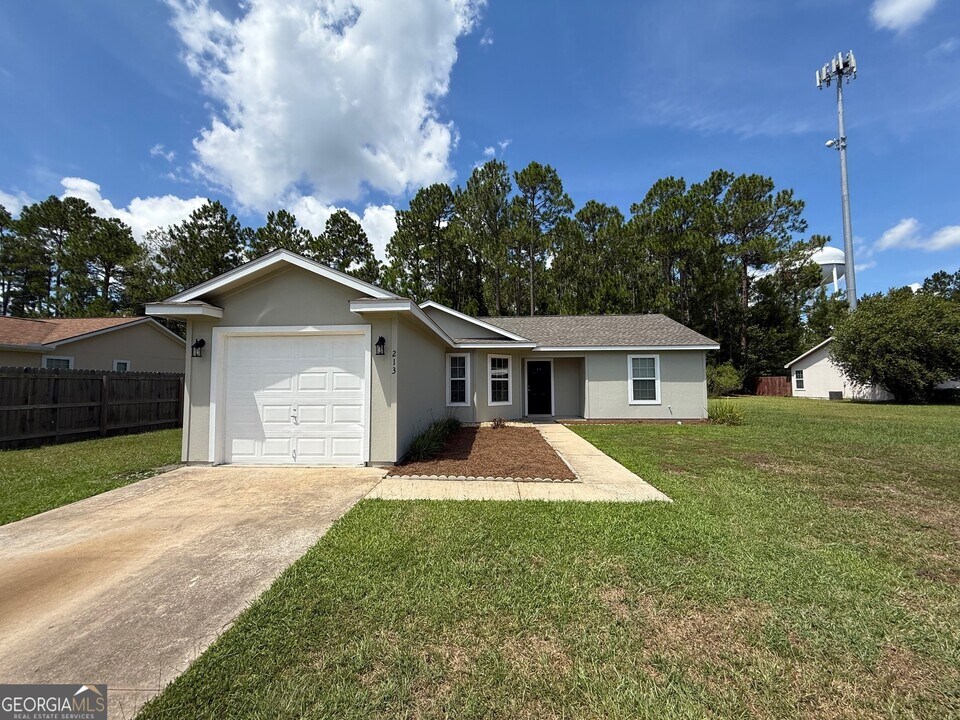 213 Aidan Ct in St. Marys, GA - Building Photo