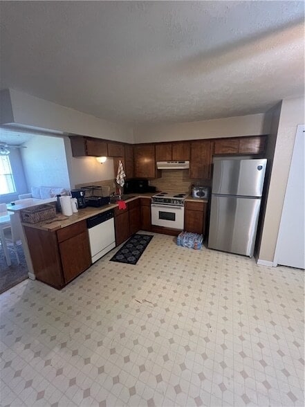 2303 W Creek Ln in College Station, TX - Building Photo - Building Photo
