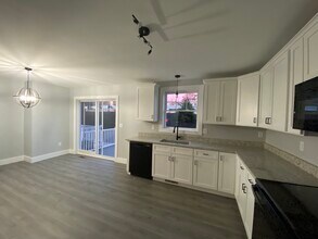 32 Main St, Unit 32 Main Street in Manchester, NH - Building Photo - Building Photo