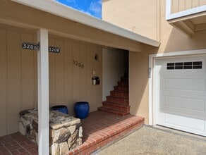 3208 Countryside Dr in San Mateo, CA - Foto de edificio - Building Photo