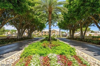 773 Wiggins Lake Dr in Naples, FL - Foto de edificio - Building Photo