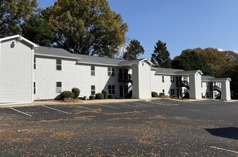 Gastonia Groves in Gastonia, NC - Building Photo - Building Photo